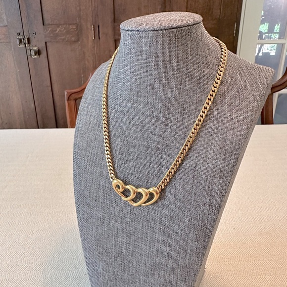 Vintage Napier Triple Heart Necklace Chunky Gold Tone Cuban Chain Signed Choker - Picture 3 of 11